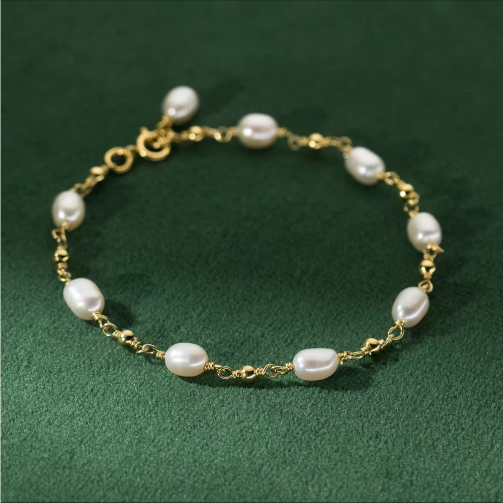 Elegant Freshwater Pearl Gold Chain Bracelet - Picture 5 of 8